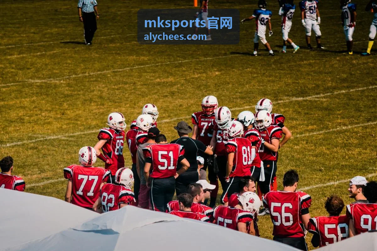 mksports官网直播赛程封面：夜场球馆灯光与场边记分牌